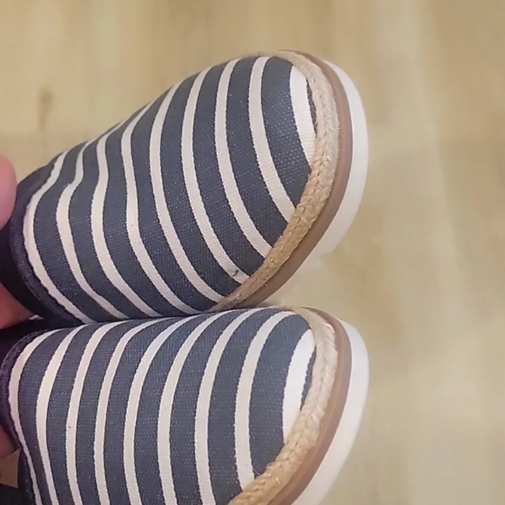 NEW! CLARKS Nautical Stripe Slide On Espadrille Sneaker Loafer Shoes.